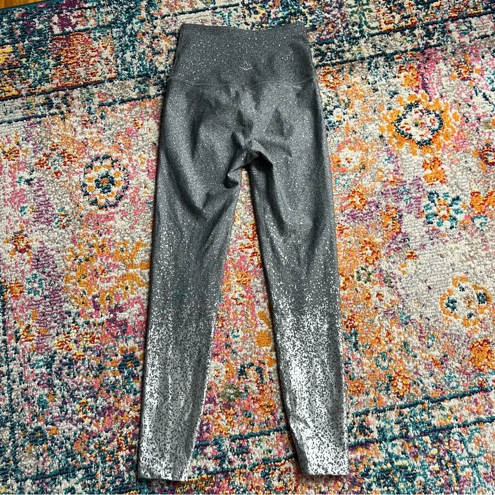 Beyond Yoga lustrous silver